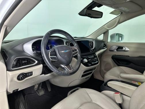 2018 Chrysler Pacifica Hybrid Touring L
