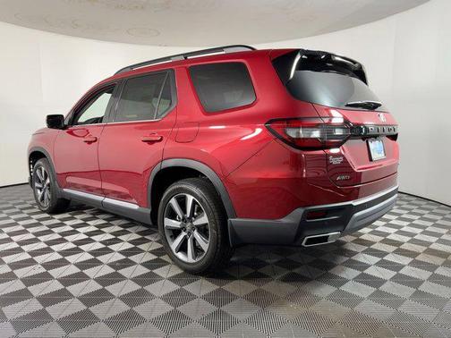 2025 Honda Pilot Touring 8-Passenger