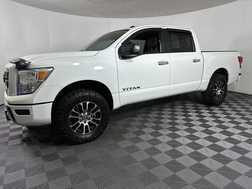 2021 Nissan Titan SV