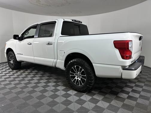 2021 Nissan Titan SV
