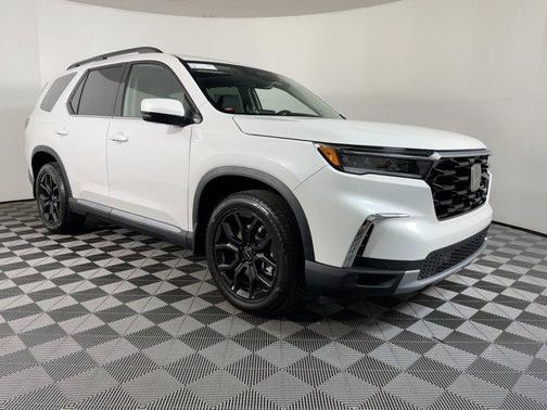 2025 Honda Pilot Touring 8-Passenger