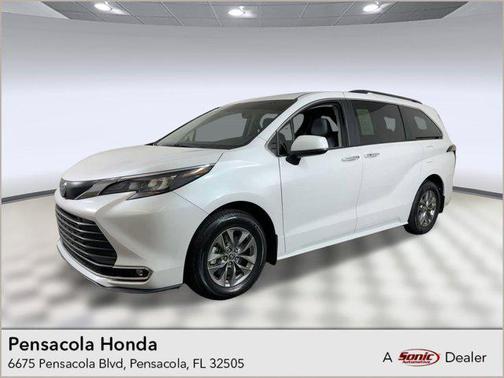 2024 Toyota Sienna XLE
