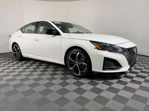 2024 Nissan Altima SR FWD