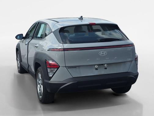 Cyber Gray Metallic 2025 Hyundai KONA SE