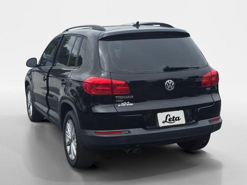 Deep Black Pearl 2017 Volkswagen Tiguan 2.0T S