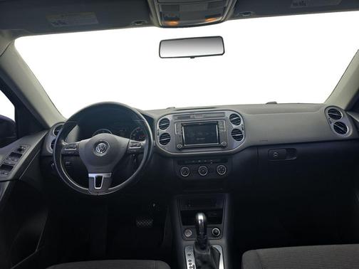 Deep Black Pearl 2017 Volkswagen Tiguan 2.0T S