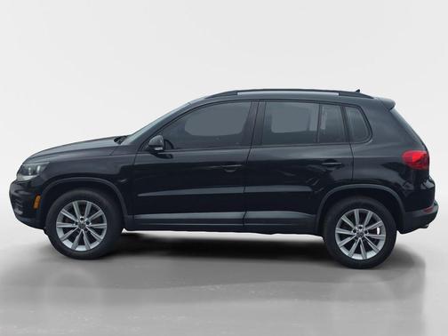 Deep Black Pearl 2017 Volkswagen Tiguan 2.0T S