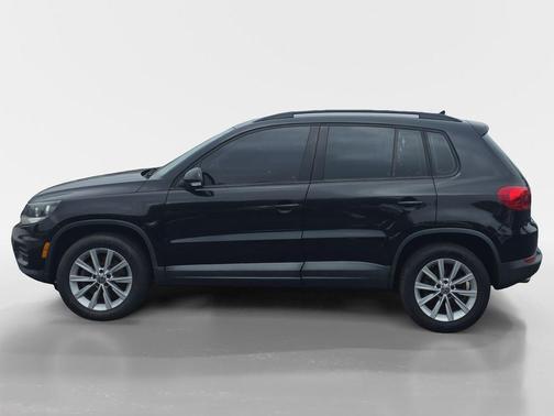Deep Black Pearl 2017 Volkswagen Tiguan 2.0T S