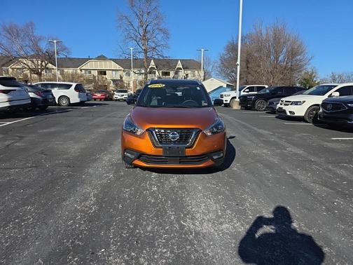 2020 Nissan Kicks SR