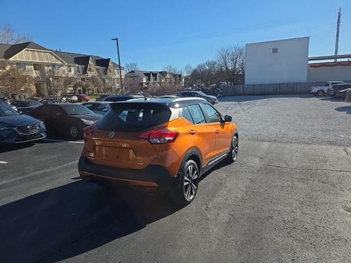 2020 Nissan Kicks SR