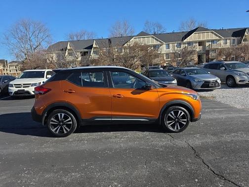 2020 Nissan Kicks SR