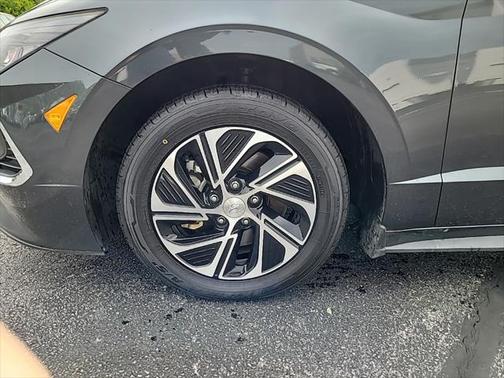 2023 Hyundai SONATA Hybrid Base