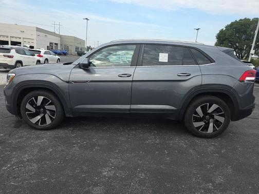 2024 Volkswagen Atlas Cross Sport 2.0T SE w/Technology 4MOTION