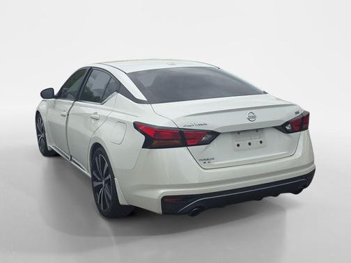 Pearl White Tricoat 2019 Nissan Altima 2.5 SR