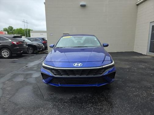 2024 Hyundai ELANTRA SE