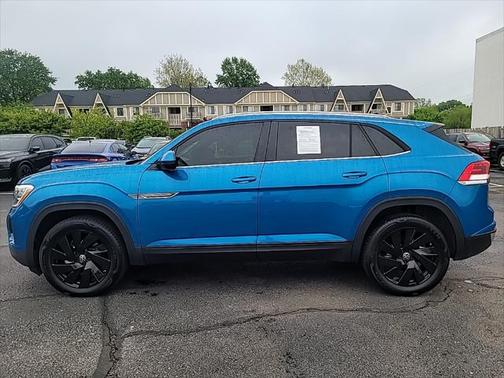 2024 Volkswagen Atlas Cross Sport 2.0T SE w/Technology 4MOTION