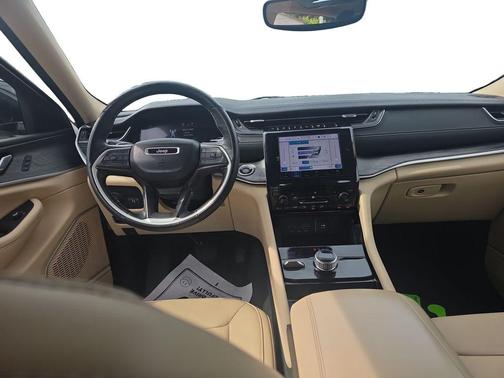 Bright White Clearcoat 2021 Jeep Grand Cherokee L Limited