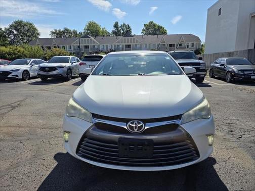 2016 Toyota Camry SE w/Special Edition Pkg