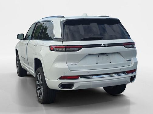 Bright White Clearcoat 2022 Jeep Grand Cherokee Overland