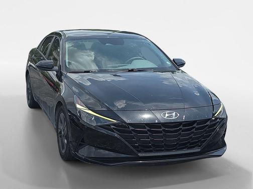 Phantom Black 2022 Hyundai ELANTRA SEL