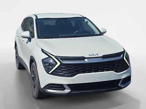 Snow White Pearl 2024 Kia Sportage LX
