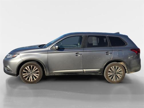 2020 Mitsubishi Outlander SE