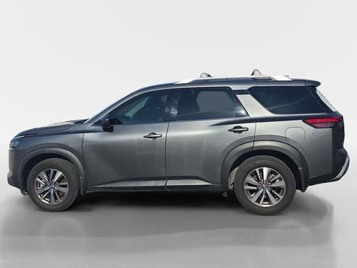 Gun Metallic 2022 Nissan Pathfinder SL 2WD