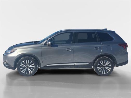 2020 Mitsubishi Outlander SE