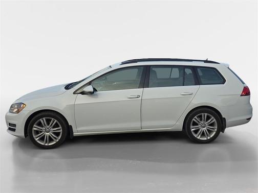 2015 Volkswagen Golf SportWagen TDI SE 4-Door