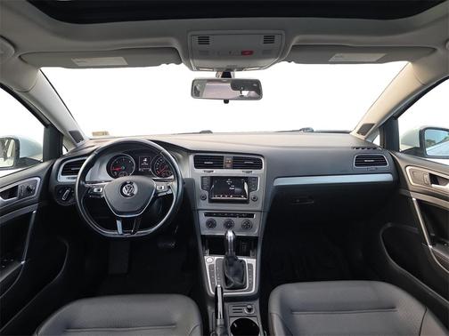 2015 Volkswagen Golf SportWagen TDI SE 4-Door