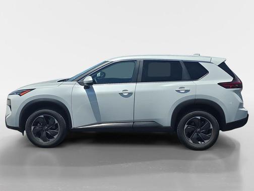 Everest White Pearl 2025 Nissan Rogue SV