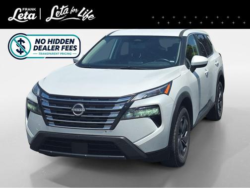 Everest White Pearl 2025 Nissan Rogue SV
