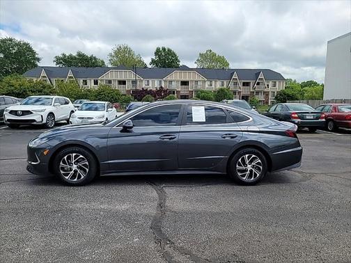 2023 Hyundai SONATA Hybrid Base