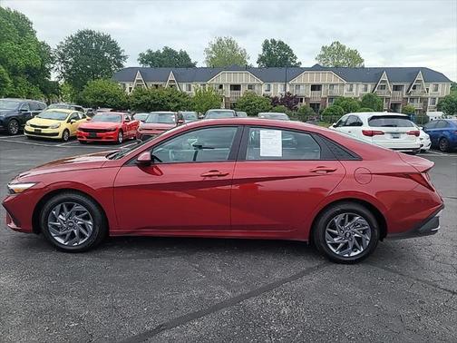 2024 Hyundai ELANTRA SEL