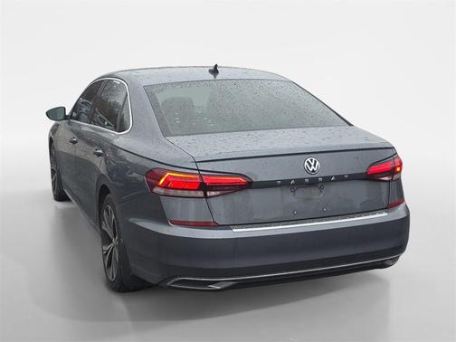 2022 Volkswagen Passat 2.0T SE