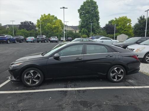 2023 Hyundai ELANTRA Limited