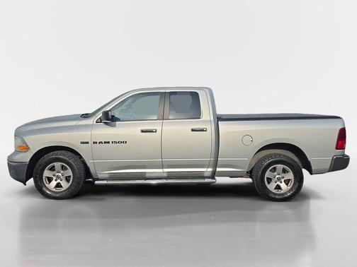 Bright Silver Metallic Clearcoat 2011 Dodge Ram 1500 SLT