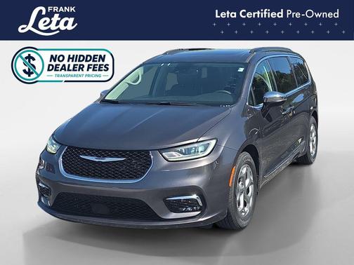 Granite Crystal Metallic Clearcoat 2023 Chrysler Pacifica Limited