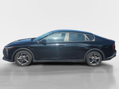 Aurora Black Pearl 2025 Kia K4 LXS