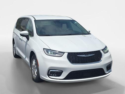 Bright White Clearcoat 2023 Chrysler Pacifica Touring L