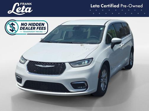 Bright White Clearcoat 2023 Chrysler Pacifica Touring L