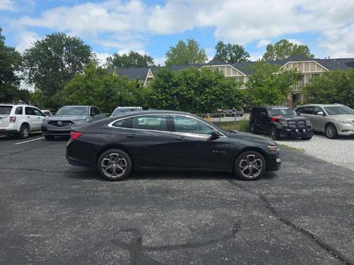 Mosaic Black Metallic 2023 Chevrolet Malibu FWD 1LT