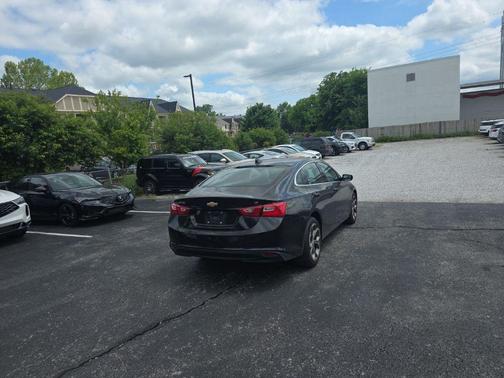 Mosaic Black Metallic 2023 Chevrolet Malibu FWD 1LT