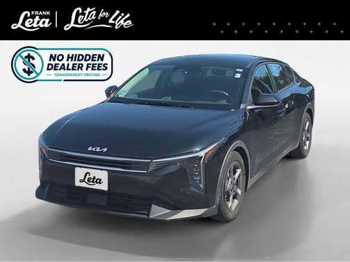Aurora Black Pearl 2025 Kia K4 LXS