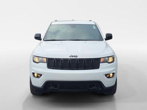 Bright White Clearcoat 2019 Jeep Grand Cherokee Upland