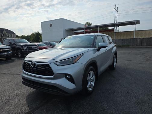 2024 Toyota Highlander LE