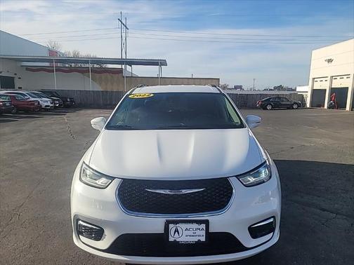 2022 Chrysler Pacifica Touring L