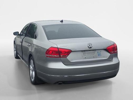 Tungsten Silver Metallic 2014 Volkswagen Passat 2.0L TDI DSG SEL Premium
