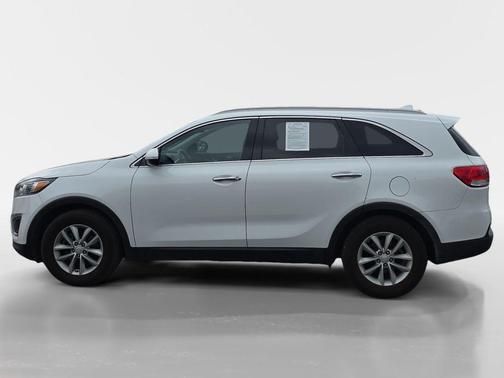 Snow White Pearl 2018 Kia Sorento LX