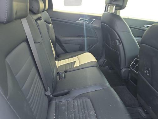 Glacial White Pearl 2024 Kia Sportage SX-Prestige